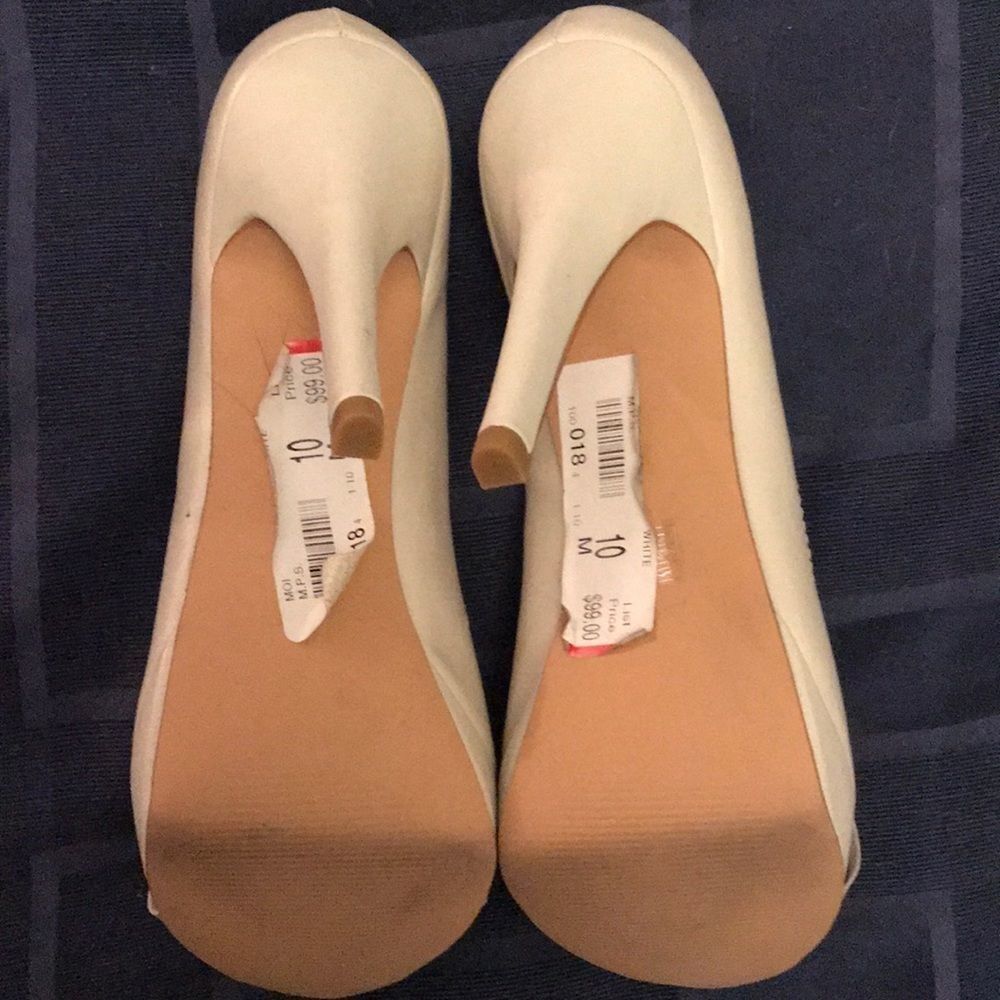 Heels - Picture 3 of 3